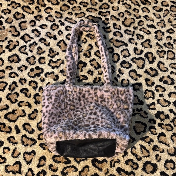 Pink Brandy melville cheetah tote - Picture 1 of 4